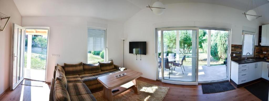 Holiday Homes Fig Благай Экстерьер фото